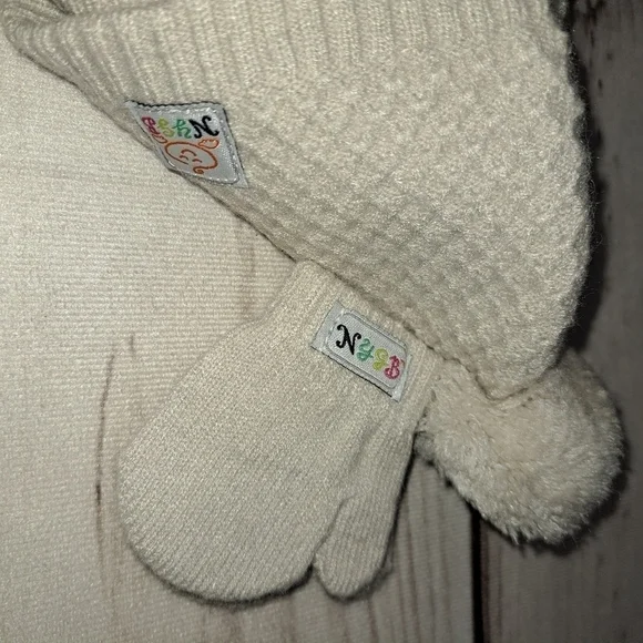 Not Your Grandma's Blanket Knit Baby Beanie with Mitts 0-6 Months - Picture 5 of 5